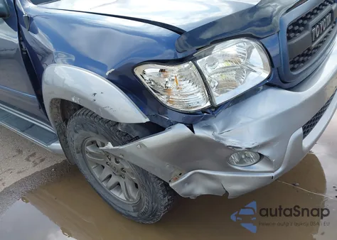 2002 Toyota Sequoia Sr5 V8 z USA, uszkodzony, nr VIN 5TDBT44A62S135557